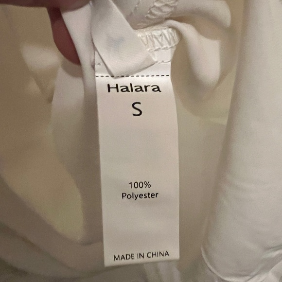 Halara sleeveless work blouse - Picture 5 of 5